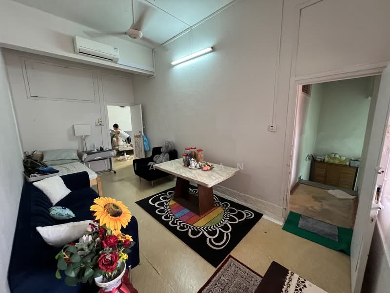 76 Guan Chuan Street Walk-up Apartment For Sale at S$ 1,888,888 | PropertyGuru Singapore - Bedroom 1