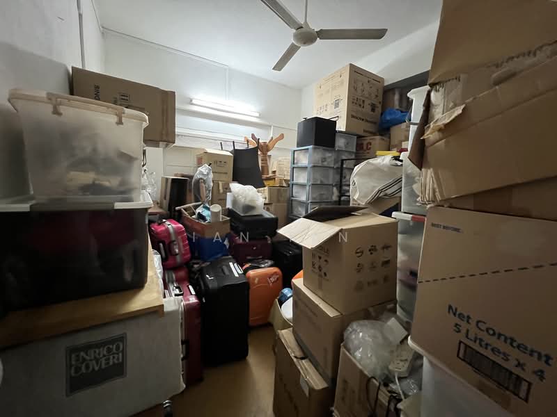 76 Guan Chuan Street Walk-up Apartment For Sale at S$ 1,888,888 | PropertyGuru Singapore - Bedroom 1