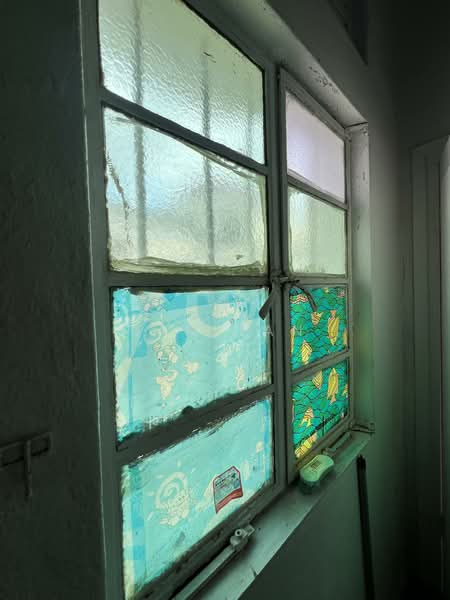 76 Guan Chuan Street Walk-up Apartment For Sale at S$ 1,888,888 | PropertyGuru Singapore - Tinted Windows