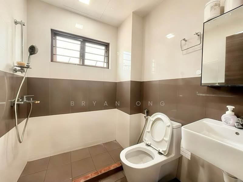 Cavenagh Gardens Apartment For Sale at S$ 2,980,000 | PropertyGuru Singapore - Bathroom