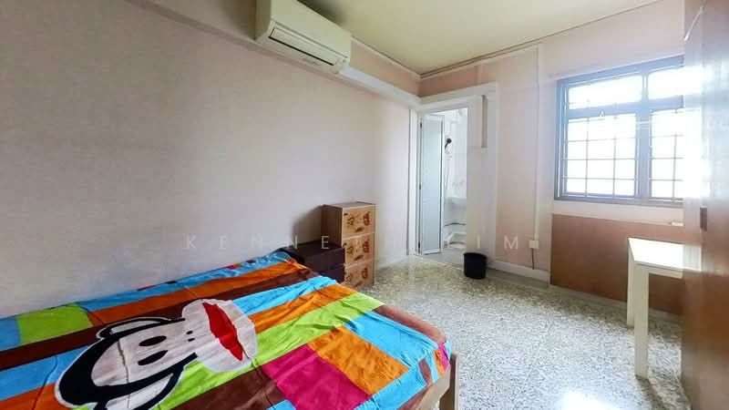 359 Clementi Avenue 2 HDB Flat For Sale at S$ 638,000 | PropertyGuru Singapore - Bedroom