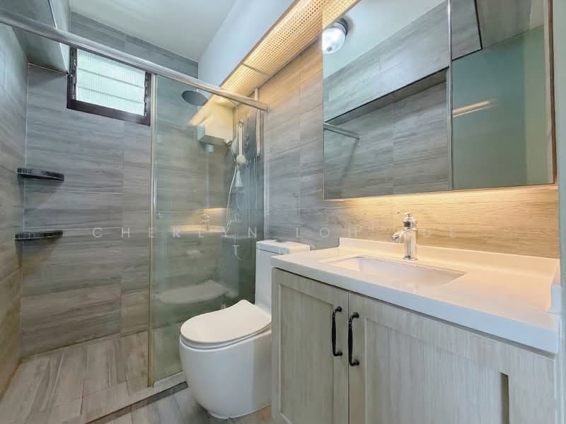 288B Bukit Batok Street 25 HDB Flat For Sale at S$ 868,000 | PropertyGuru Singapore - Master Bathroom