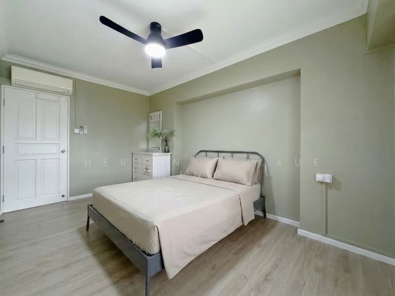 288B Bukit Batok Street 25 HDB Flat For Sale at S$ 868,000 | PropertyGuru Singapore - Common Bedroom