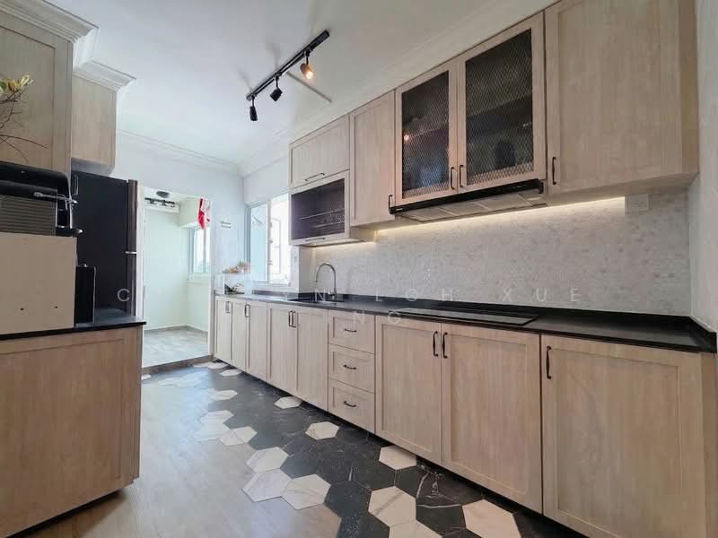 288B Bukit Batok Street 25 HDB Flat For Sale at S$ 868,000 | PropertyGuru Singapore - Kitchen