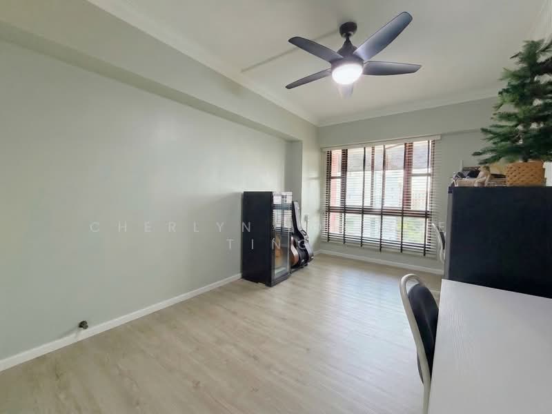 288B Bukit Batok Street 25 HDB Flat For Sale at S$ 868,000 | PropertyGuru Singapore - Common Bedroom 2