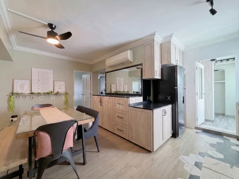 288B Bukit Batok Street 25 HDB Flat For Sale at S$ 868,000 | PropertyGuru Singapore - Kitchen