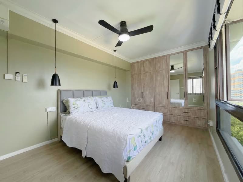 288B Bukit Batok Street 25 HDB Flat For Sale at S$ 868,000 | PropertyGuru Singapore - Master Bedroom