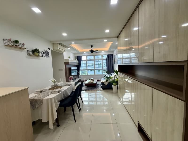 663C Punggol Drive HDB Flat For Sale at S$ 728,888 | PropertyGuru Singapore - Living Room