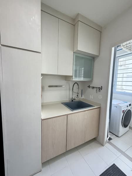 663C Punggol Drive HDB Flat For Sale at S$ 728,888 | PropertyGuru Singapore - Kitchen
