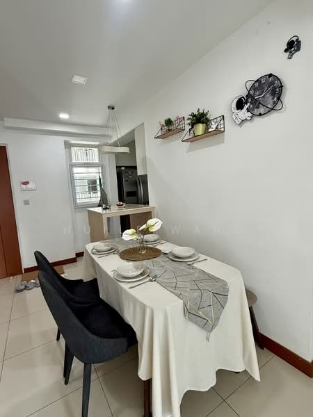 663C Punggol Drive HDB Flat For Sale at S$ 728,888 | PropertyGuru Singapore - Dining Room