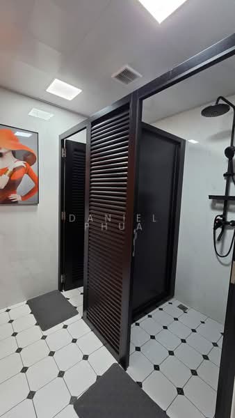 Outram Loft, 279 Outram Road, 2,605 sqft, Shop / Shophouse For Sale, by Daniel Phua, 500083676 - Bathroom - CommercialGuru.com.sg