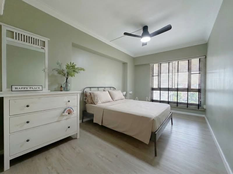 288B Bukit Batok Street 25 HDB Flat For Sale at S$ 868,000 | PropertyGuru Singapore - Bedroom