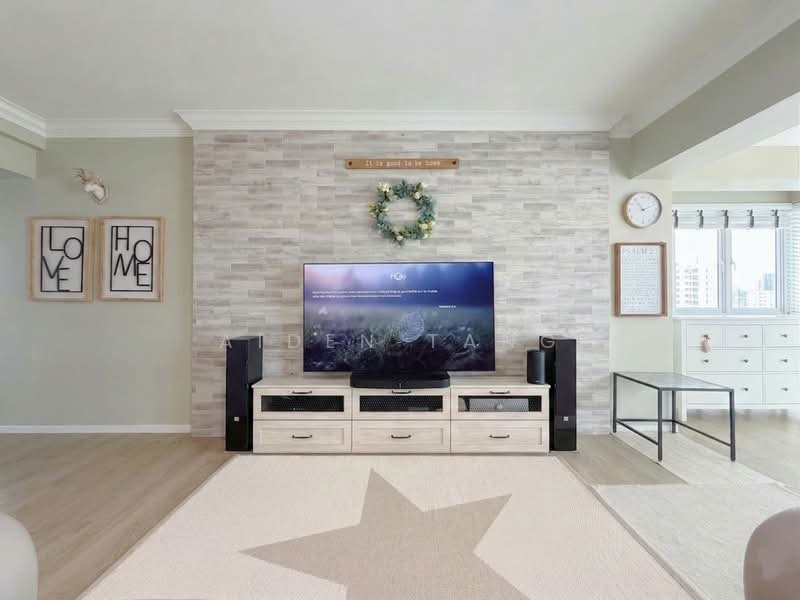 288B Bukit Batok Street 25 HDB Flat For Sale at S$ 868,000 | PropertyGuru Singapore - Living Room