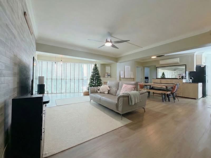 288B Bukit Batok Street 25 HDB Flat For Sale at S$ 868,000 | PropertyGuru Singapore - Living Room