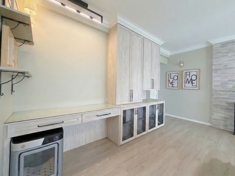 288B Bukit Batok Street 25 HDB Flat For Sale at S$ 868,000 | PropertyGuru Singapore - Interior