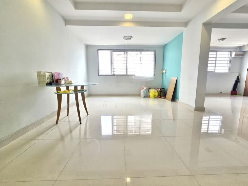 213 Choa Chu Kang Central HDB Flat For Sale at S$ 680,000 | PropertyGuru Singapore - Living Room