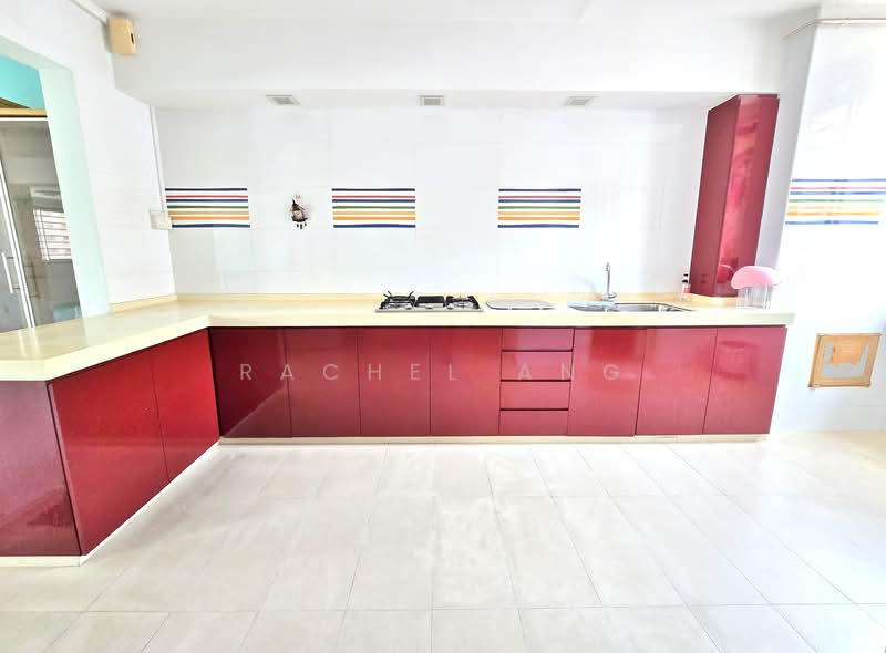213 Choa Chu Kang Central HDB Flat For Sale at S$ 680,000 | PropertyGuru Singapore - Kitchen