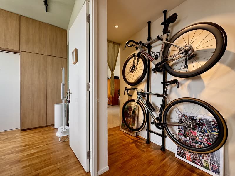 8 mins to City Center and 2 MRT stops to Orchard Road! Condominium For Sale at S$ 1,750,000 | PropertyGuru Singapore - Corridor