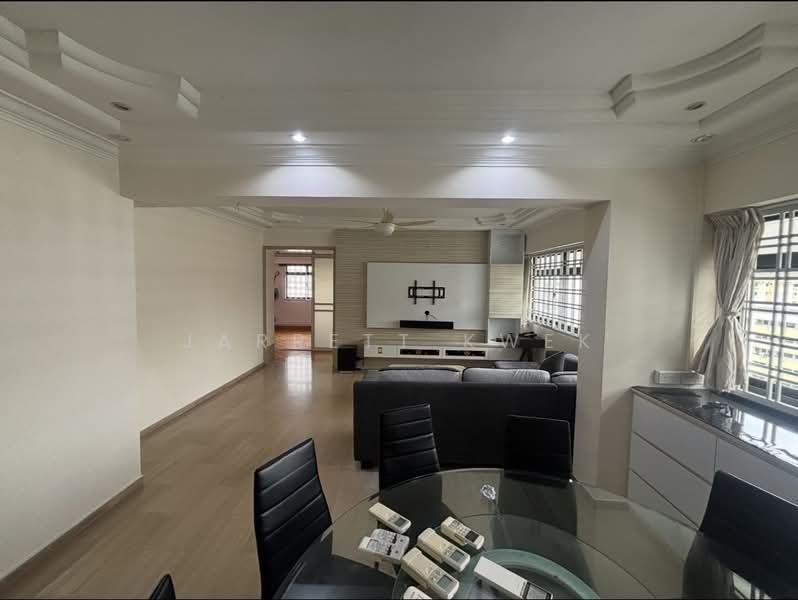 577 Hougang Avenue 4, 577 Hougang Avenue 4, 3 Bedrooms, 1,496 sqft, HDB Flat For Rent, by Jarrett Kwek, 500083720 - Living Room - PropertyGuru.com.sg