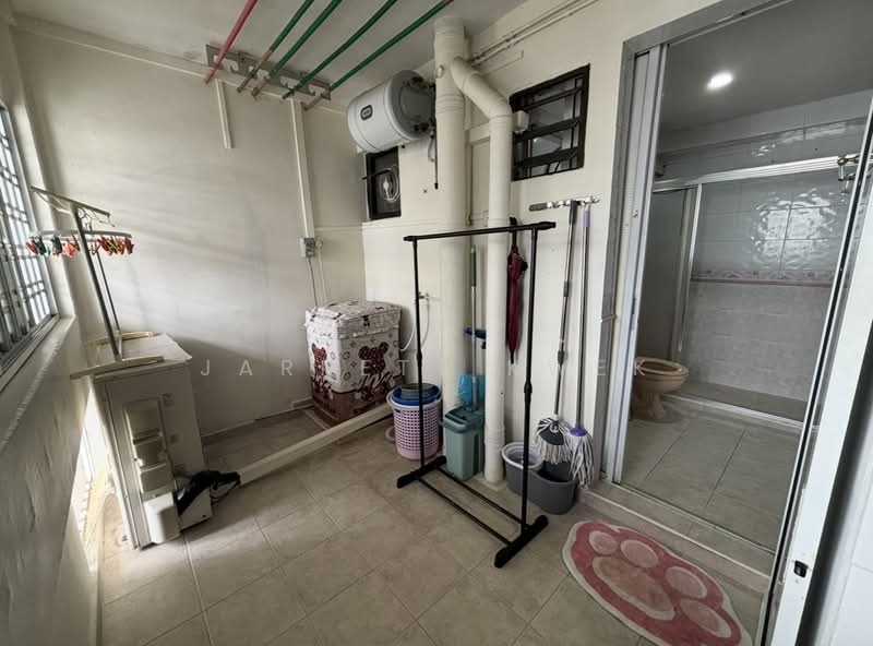 577 Hougang Avenue 4, 577 Hougang Avenue 4, 3 Bedrooms, 1,496 sqft, HDB Flat For Rent, by Jarrett Kwek, 500083720 - Bathroom - PropertyGuru.com.sg