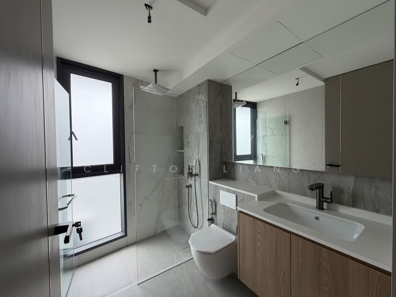 ✨ Kovan New 3.5 Storey Terrace Terraced House For Sale at S$ 6,499,998 | PropertyGuru Singapore - Bathroom 3