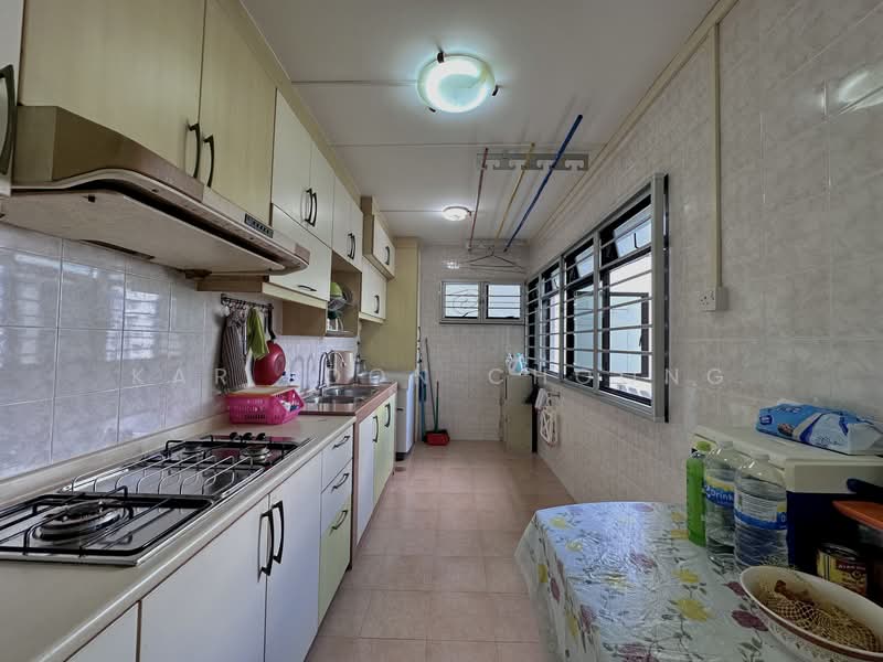 470 Sembawang Drive HDB Flat For Sale at S$ 590,000 | PropertyGuru Singapore - Kitchen