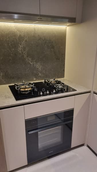 Amber House Apartment For Sale at S$ 2,024,807 | PropertyGuru Singapore - Kitchen