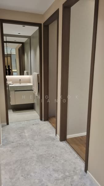 Amber House Apartment For Sale at S$ 2,024,807 | PropertyGuru Singapore - Bathroom