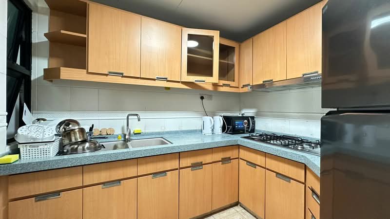 Eastpoint Green Condominium For Sale at S$ 1,250,000 | PropertyGuru Singapore - Kitchen