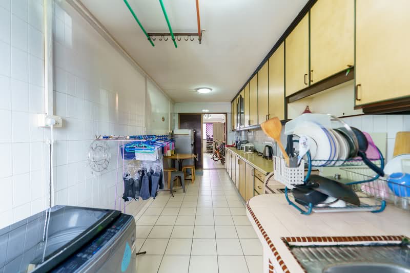 426 Pasir Ris Drive 6 HDB Flat For Sale at S$ 680,000 | PropertyGuru Singapore - Kitchen