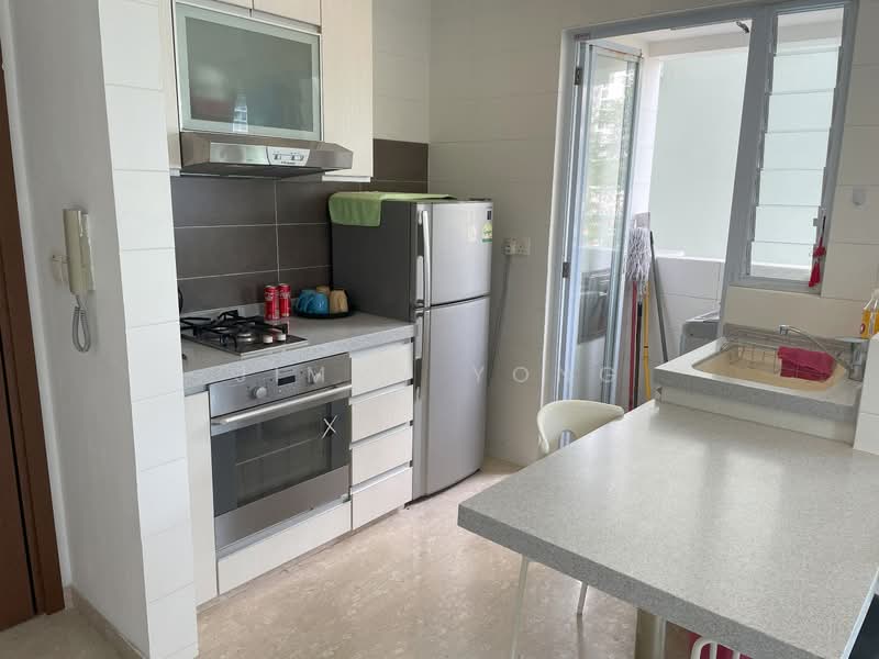 Imperial Heights Apartment For Sale at S$ 1,100,000 | PropertyGuru Singapore - Kitchen