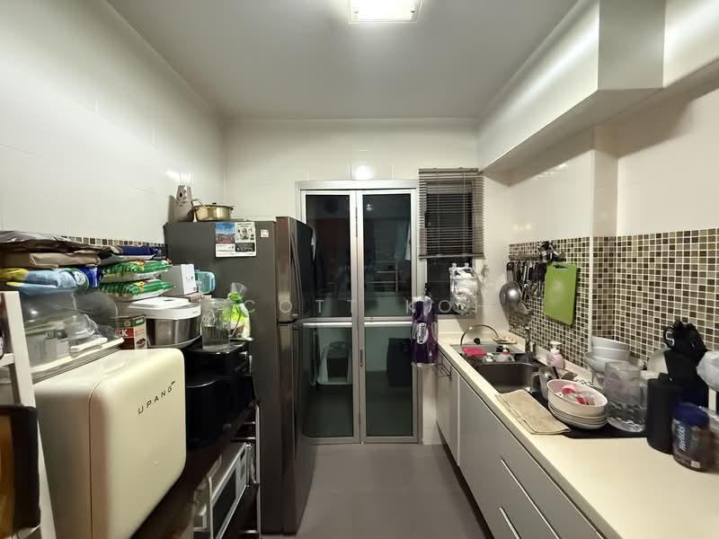 211B Punggol Walk HDB Flat For Sale at S$ 588,888 | PropertyGuru Singapore - Kitchen