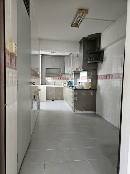 427 Choa Chu Kang Avenue 4 HDB Flat For Sale at S$ 560,000 | PropertyGuru Singapore - Kitchen