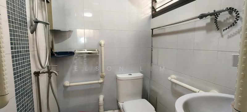 119 Mcnair Road HDB Flat For Sale at S$ 680,000 | PropertyGuru Singapore - Bathroom