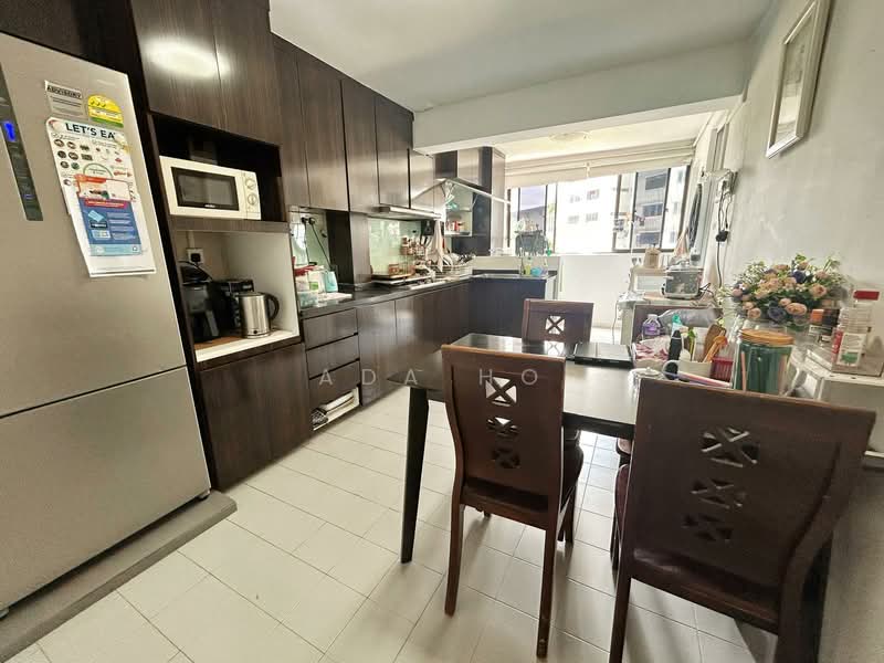 34 Marine Crescent HDB Flat For Sale at S$ 635,000 | PropertyGuru Singapore - Kitchen
