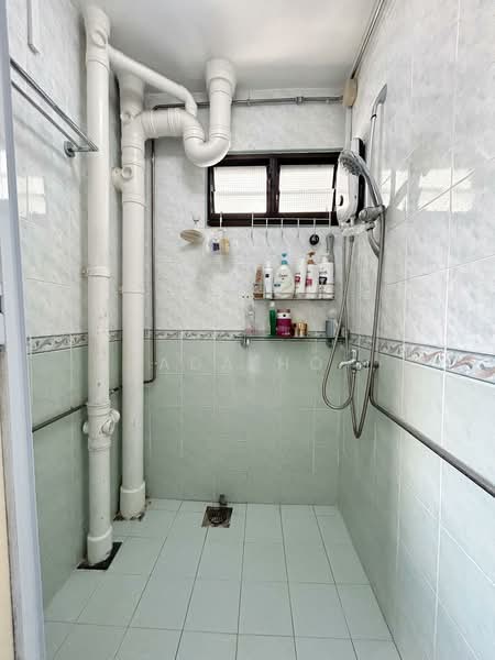 34 Marine Crescent HDB Flat For Sale at S$ 635,000 | PropertyGuru Singapore - Bathroom