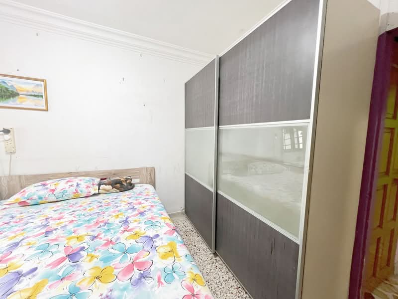 212 Ang Mo Kio Avenue 3, 212 Ang Mo Kio Avenue 3, 2 Bedrooms, 721 sqft, HDB Flat For Rent, by Kai Ting Cheng, 500083819 - Bedroom - PropertyGuru.com.sg