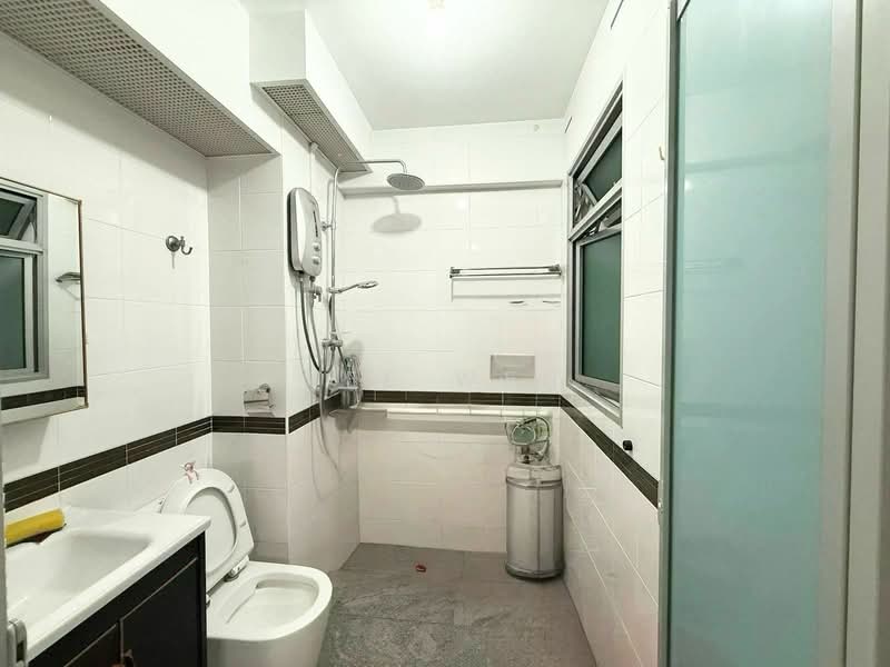 448B Sengkang West Way, 448B Sengkang West Way, 2 Bedrooms, 721 sqft, HDB Flat For Rent, by Yee Wen, 500083832 - Bathroom - PropertyGuru.com.sg