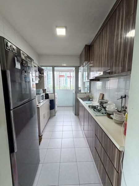 623C Punggol Central HDB Flat For Sale at S$ 600,000 | PropertyGuru Singapore - Kitchen