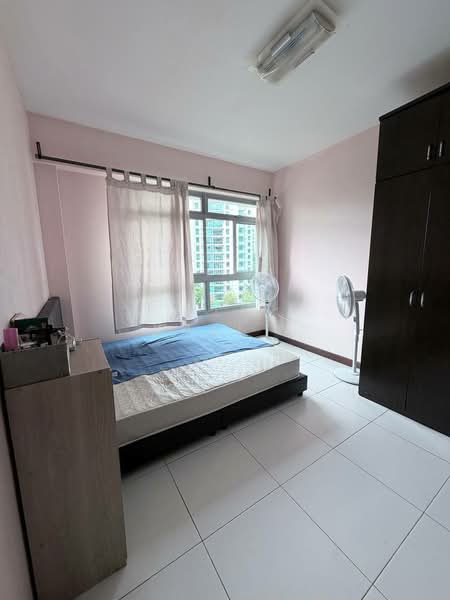 623C Punggol Central HDB Flat For Sale at S$ 600,000 | PropertyGuru Singapore - Bedroom