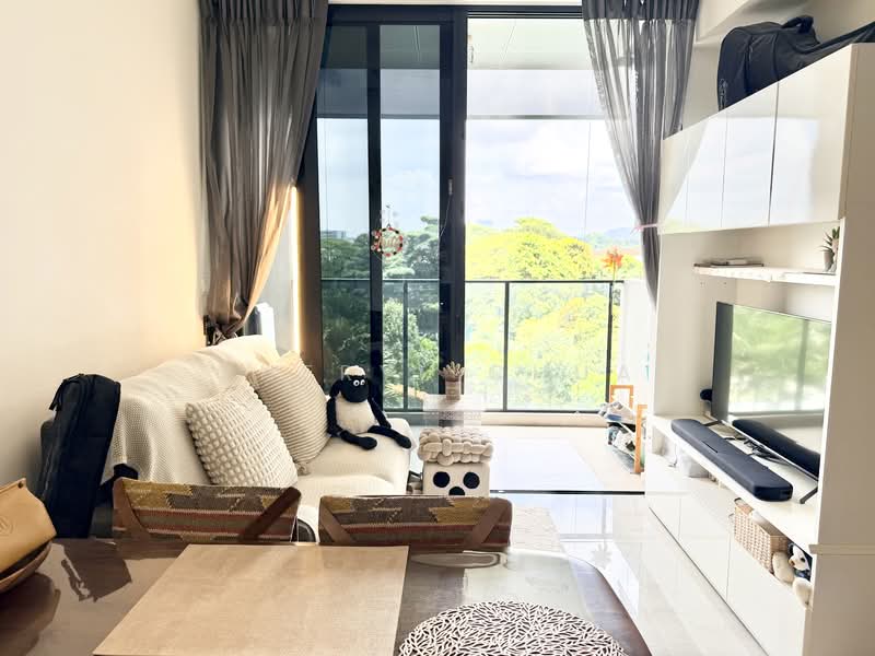 Whistler Grand Condominium For Sale at S$ 838,000 | PropertyGuru Singapore - Living Room