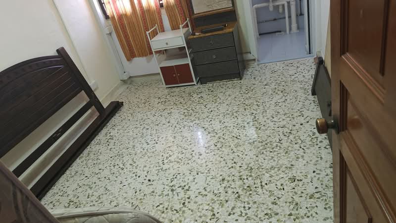 445 Ang Mo Kio Avenue 10 HDB Flat For Sale at S$ 415,000 | PropertyGuru Singapore - Bedroom