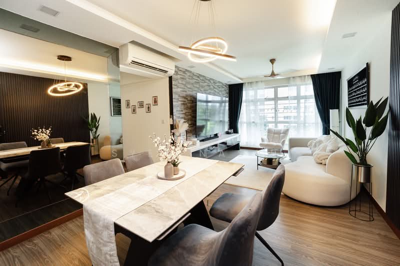 175A Yung Kuang Road HDB Flat For Sale at S$ 678,000 | PropertyGuru Singapore - Living Room