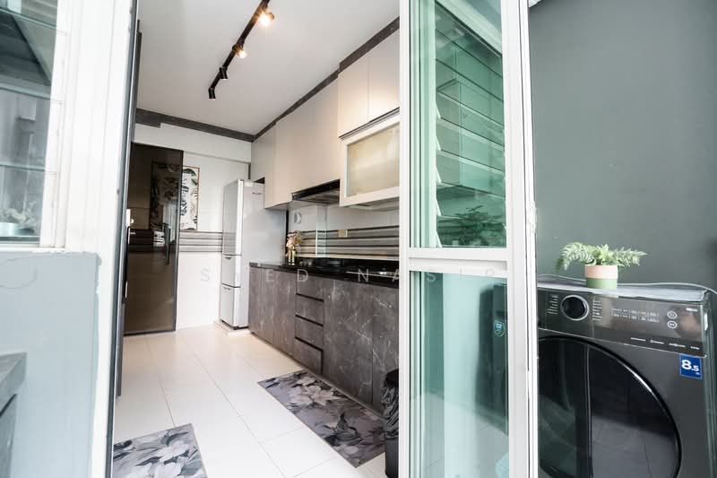 175A Yung Kuang Road HDB Flat For Sale at S$ 678,000 | PropertyGuru Singapore - Kitchen