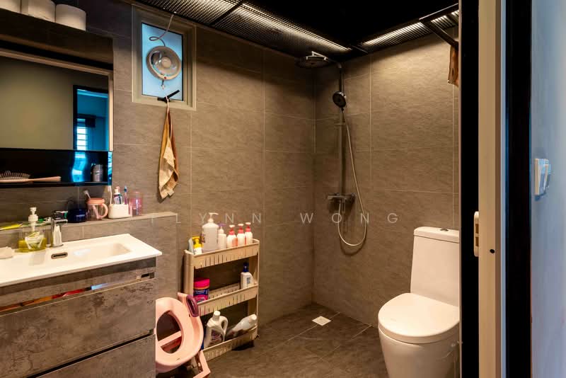273C Punggol Place HDB Flat For Sale at S$ 1,010,000 | PropertyGuru Singapore - Bathroom