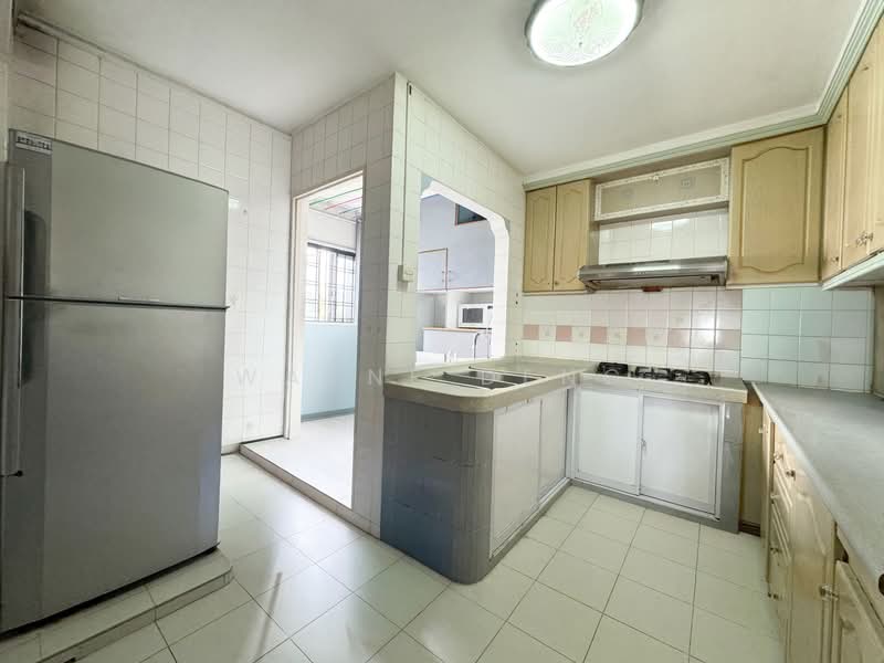 659 Jalan Tenaga HDB Flat For Sale at S$ 700,000 | PropertyGuru Singapore - Kitchen