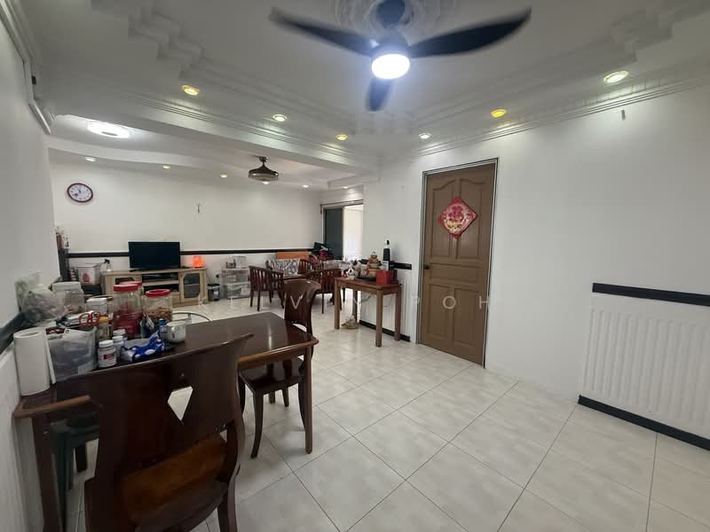 826 Woodlands Street 81 HDB Flat For Sale at S$ 698,000 | PropertyGuru Singapore - Living Room
