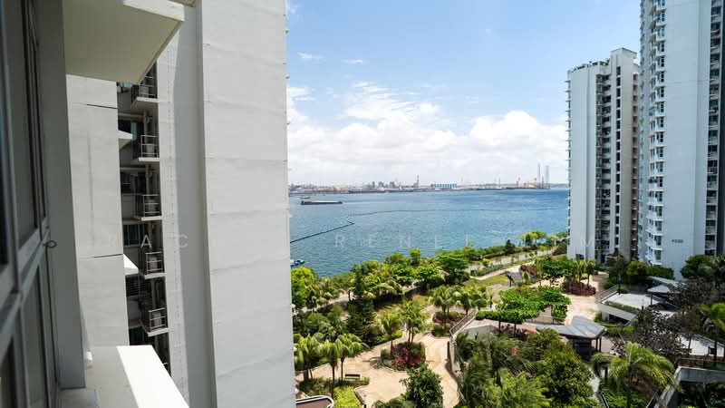 422A Northshore Drive HDB Flat For Sale at S$ 999,999 | PropertyGuru Singapore - Balcony
