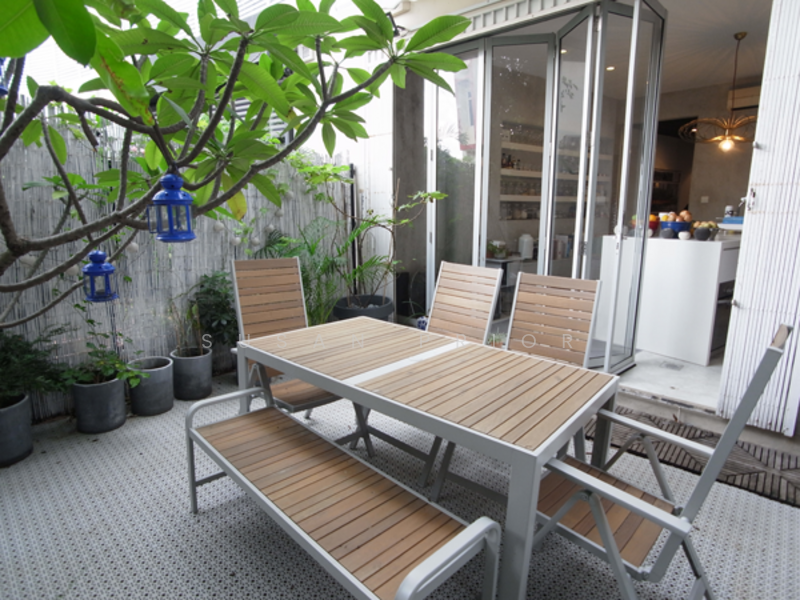 Elegant 3 Bed 4 Bath Everitt By The Park Conservation House For Sale at S$ 5,280,000 | PropertyGuru Singapore - Exterior