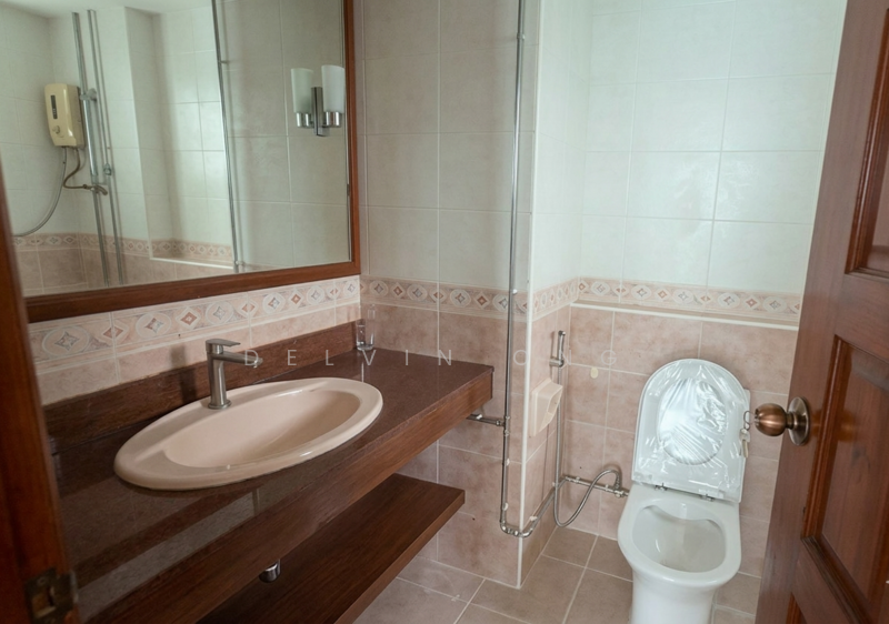 Ballota Park Condo Condominium For Sale at S$ 1,765,000 | PropertyGuru Singapore - Bathroom